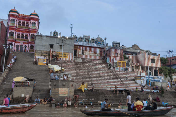 15 - India - Varanasi - rio Ganges - ghat